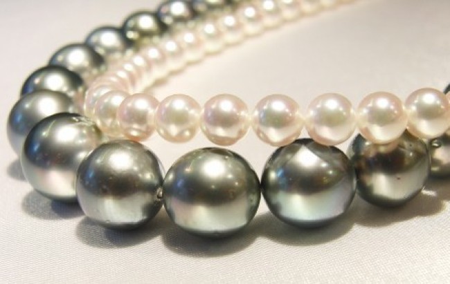 Perlenkette, Akoyazuchtperlenschnur, Perle aus Tahiti